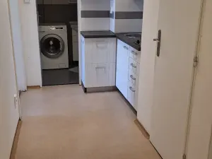 Pronájem bytu 1+kk, Praha - Strašnice, Černokostelecká, 39 m2