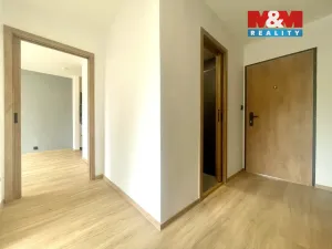 Pronájem bytu 2+kk, Teplice, Doubravická, 36 m2