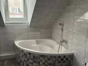 Pronájem bytu 2+1, Karlovy Vary, Moskevská, 60 m2