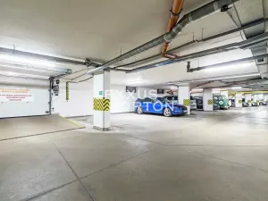 Prodej garážového stání, Praha - Libeň, Nad Okrouhlíkem, 14 m2