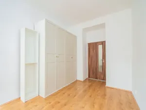 Pronájem bytu 2+kk, Praha - Vršovice, Vršovická, 48 m2