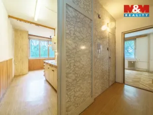 Prodej bytu 3+1, Karlovy Vary - Stará Role, Fibichova, 66 m2