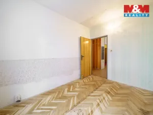 Prodej bytu 3+1, Karlovy Vary - Stará Role, Fibichova, 66 m2