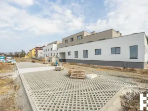 Prodej bytu 1+kk, Praha - Satalice, Za Novákovou zahradou, 34 m2