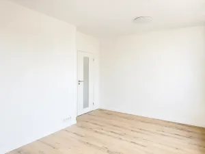 Prodej bytu 1+kk, Praha - Holešovice, Na Maninách, 28 m2