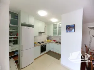 Prodej vícegeneračního domu, Jasenice, Chorvatsko, 185 m2