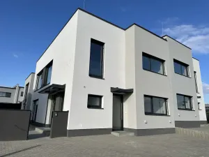 Pronájem bytu 2+kk, Mladá Boleslav - Chrást, 43 m2