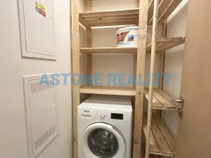 Pronájem bytu 2+kk, Praha - Karlín, U Mlýnského kanálu, 55 m2