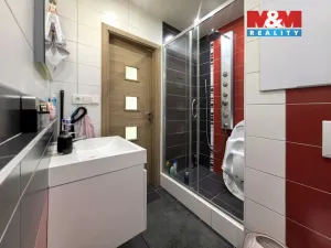 Pronájem bytu 2+kk, Hradec Králové, Hrubínova, 36 m2