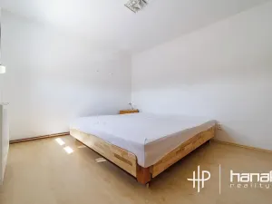 Prodej výrobních prostor, Dolany, 900 m2