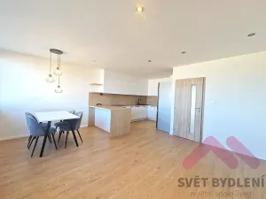 Pronájem bytu 3+kk, Praha - Bohnice, Hlivická, 72 m2