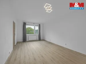 Pronájem bytu 2+1, Chvaletice, U Kulturního domu, 60 m2