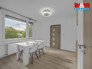 Pronájem bytu 2+1, Chvaletice, U Kulturního domu, 60 m2