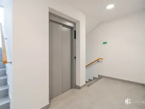Pronájem bytu 1+kk, Praha - Vysočany, Gerstelova, 43 m2