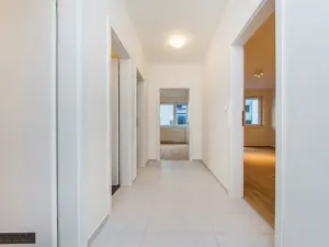 Pronájem bytu 2+kk, Praha - Jinonice, Pod stolovou horou, 58 m2