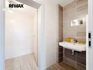 Pronájem obchodního prostoru, Neslovice, Lesní, 66 m2