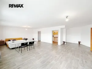 Pronájem obchodního prostoru, Neslovice, Lesní, 66 m2