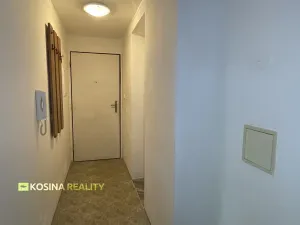Pronájem bytu 1+1, Karlovy Vary, Závodu míru, 40 m2