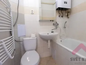Pronájem bytu 1+kk, Praha - Vršovice, Tolstého, 27 m2
