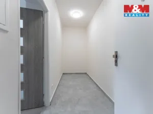 Pronájem bytu 1+kk, Praha - Vysočany, Novovysočanská, 38 m2