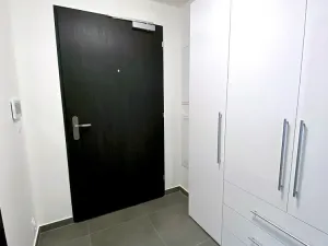 Pronájem bytu 1+kk, Praha - Holešovice, Na Maninách, 33 m2