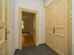 Pronájem bytu 2+kk, Praha - Bubeneč, Kamenická, 52 m2