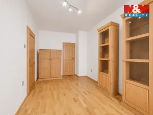 Prodej bytu 3+1, Cheb, Hradební, 56 m2