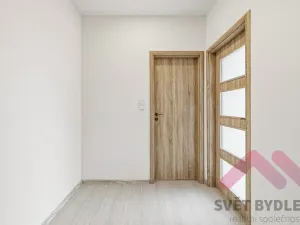 Pronájem bytu 1+kk, Praha - Hloubětín, Pokorného, 34 m2