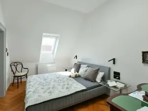 Prodej atypického bytu, Praha - Josefov, Valentinská, 108 m2