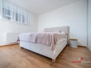 Pronájem bytu 2+kk, Hradec Králové - Nový Hradec Králové, Antonína Petrofa, 49 m2