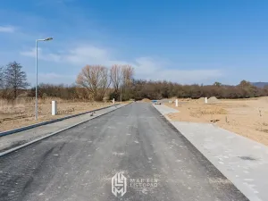 Prodej pozemku pro bydlení, Komárov, 743 m2