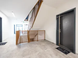 Pronájem bytu 1+kk, Praha, Milánská, 31 m2