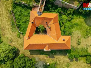 Prodej komerčního pozemku, Zvoleněves, 18484 m2