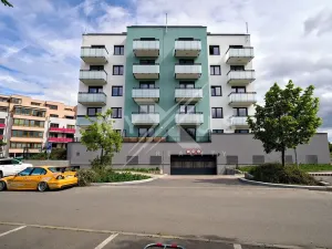 Pronájem bytu 2+kk, Praha - Strašnice, Strančická, 52 m2