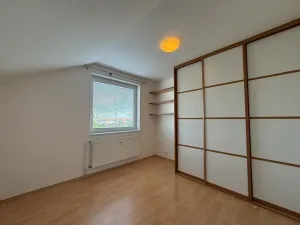 Pronájem bytu 2+kk, Praha - Letňany, Stará náves, 52 m2