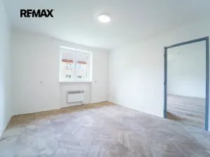 Prodej bytu 2+1, Chocerady, 69 m2