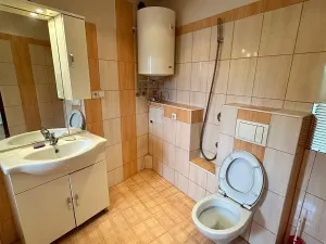 Prodej bytu 2+1, Karlovy Vary, Nejdecká, 55 m2