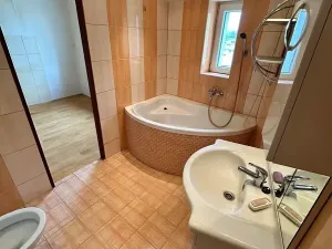 Prodej bytu 2+1, Karlovy Vary, Nejdecká, 55 m2