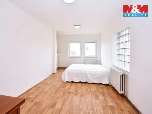 Prodej komerční nemovitosti, Libiš, 300 m2