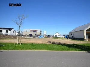 Pronájem zahrady, Slaný, 800 m2
