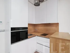 Pronájem bytu 1+kk, Praha - Vysočany, Bassova, 28 m2