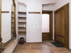 Pronájem bytu 2+kk, Praha - Malá Strana, Mostecká, 50 m2