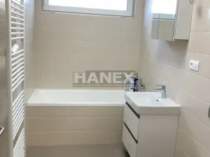 Pronájem bytu 2+kk, Praha - Hloubětín, Saarinenova, 61 m2