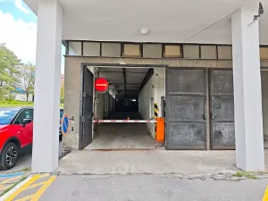 Pronájem garážového stání, Brno, Loosova, 14 m2