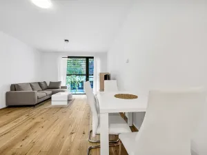 Pronájem bytu 2+kk, Praha, Sokolovská, 56 m2
