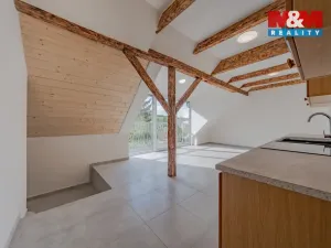 Prodej bytu 4+kk, Krhová, Hlavní, 81 m2