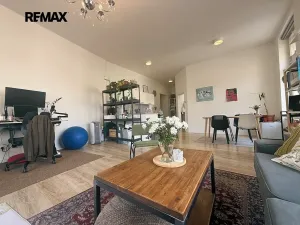 Pronájem bytu 2+kk, Praha - Holešovice, Šimáčkova, 68 m2