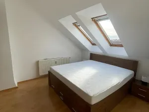 Pronájem bytu 2+kk, Praha - Vršovice, Bělocerkevská, 60 m2