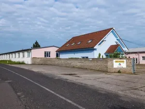 Prodej obchodního prostoru, Milčice, 5167 m2