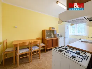 Prodej bytu 2+1, Lomnice - Týn, Mánesova, 71 m2